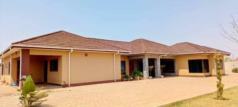 4-bedroom-home-with-guest-wing-and-carport-ibex-hill-twin-palm-big-1