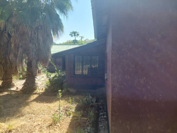 5-bedroom-home-and-cottage-for-sale-in-olympia-big-0