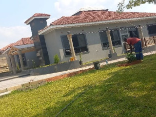 roma-park-4-bedroom-luxury-home-with-cottage-for-sale