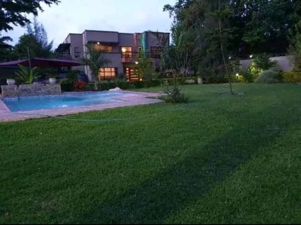 spacious-4-bedroom-double-storey-house-for-sale-in-roma-big-9