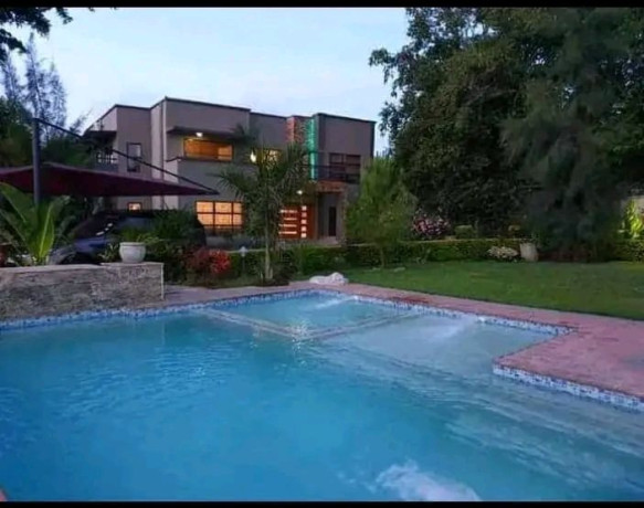 spacious-4-bedroom-double-storey-house-for-sale-in-roma-big-7