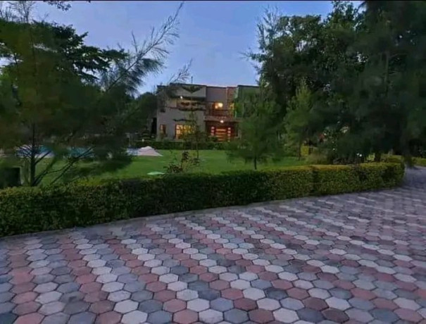 spacious-4-bedroom-double-storey-house-for-sale-in-roma-big-0