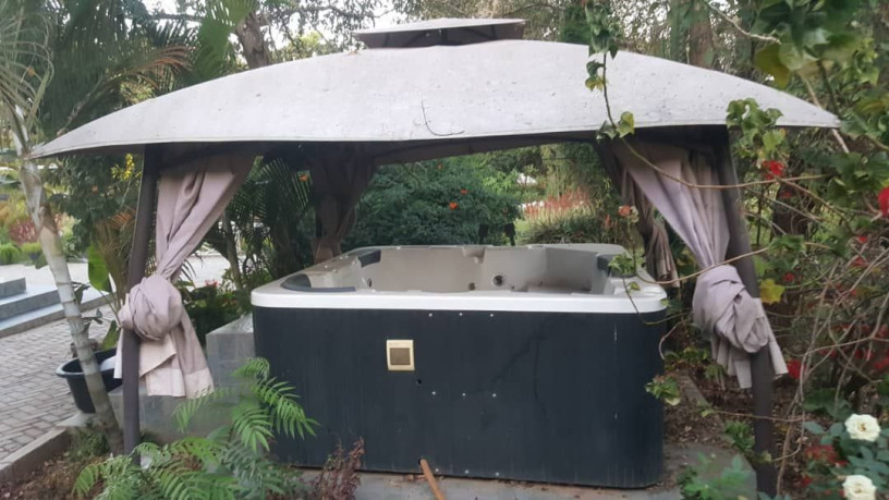 spacious-5-bedroom-house-for-rent-on-great-east-road-big-2