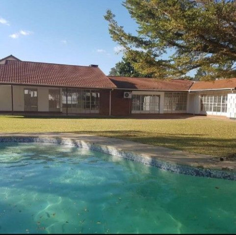 4-bedroom-property-with-swimming-pool-in-sunningdale-big-0
