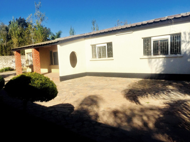 beautiful-standalone-house-in-kabulonga-big-2