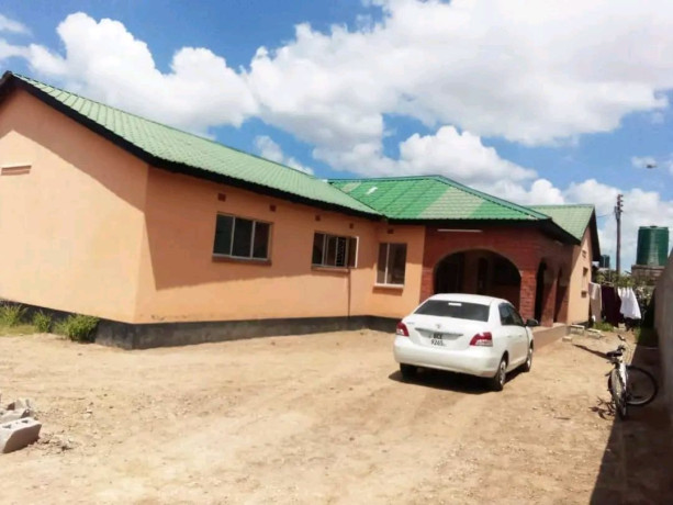 4-bedroom-house-for-quick-sale-in-libala-south-big-0