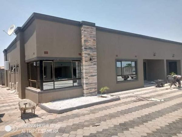 executive-3-bedroom-flat-for-rent-in-chalala-big-3