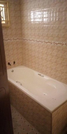 rent-3-bedroom-flat-in-secure-yard-big-3