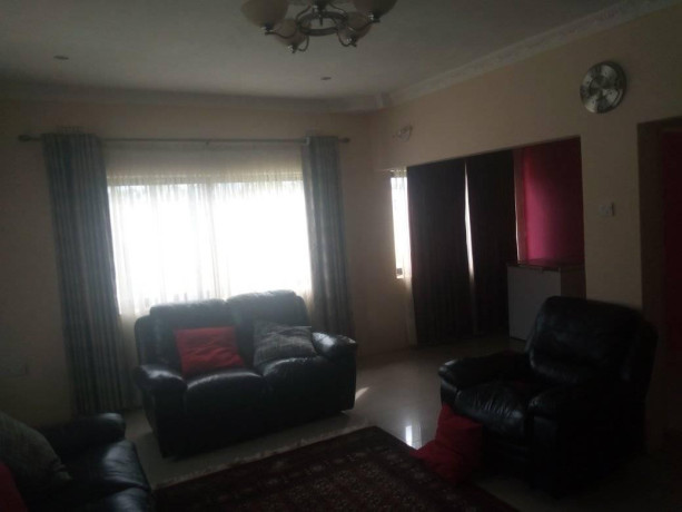 neat-3-bedroom-flat-in-lilayi-big-5