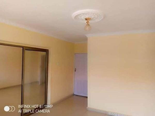 spacious-2-bedroom-flat-for-rent-in-chalala-big-4