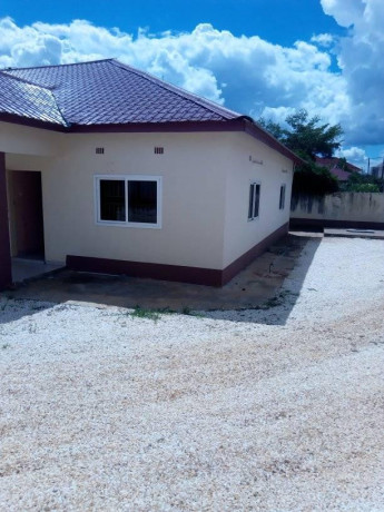 massmedia-executive-2-bedroomed-self-contained-big-3