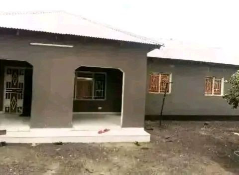 4-bedroom-house-for-sale-in-makeni-villa-big-1