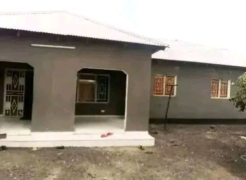 4-bedroom-house-for-sale-in-makeni-villa-big-2