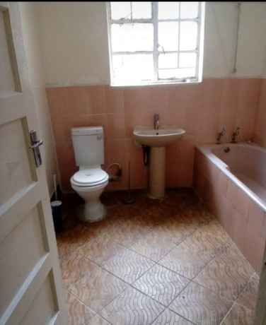 investment-property-in-longacres-big-5