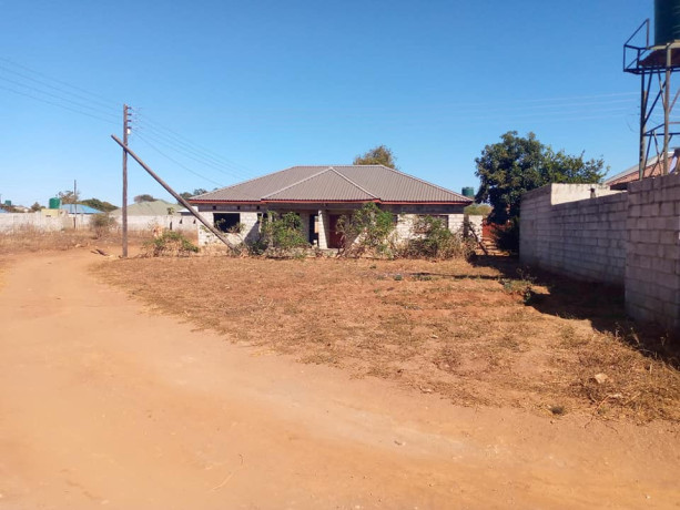 plots-for-sale-in-lilayi-estate-big-1