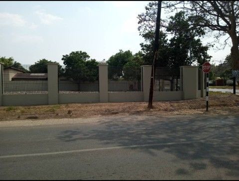 commercial-property-in-woodlands-corner-plot-big-0