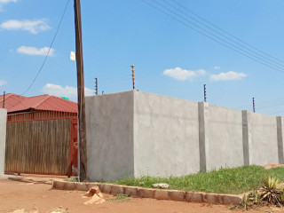 spacious-boarding-house-with-development-potential