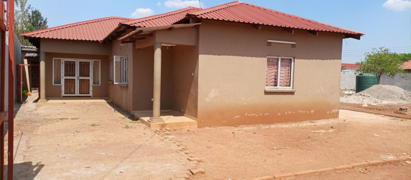 spacious-boarding-house-with-development-potential-big-1