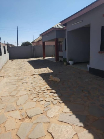 3-bedroom-house-in-chamba-valley-meanwood-phase-1-big-2