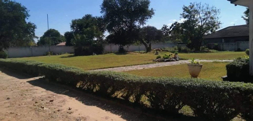 3-bedroom-house-with-2-additional-properties-in-roma-main-big-1