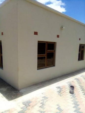 newly-built-2-bedroom-flat-for-rent-big-3