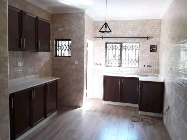 2-bedroom-flat-for-rent-big-5