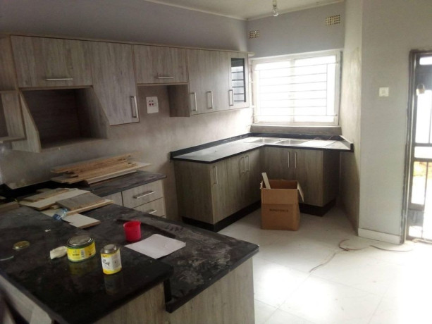 modern-executive-2-bedroom-flat-in-chalala-big-2