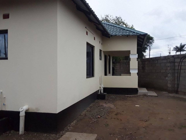 newly-built-two-bedroom-flat-in-olympia-big-4