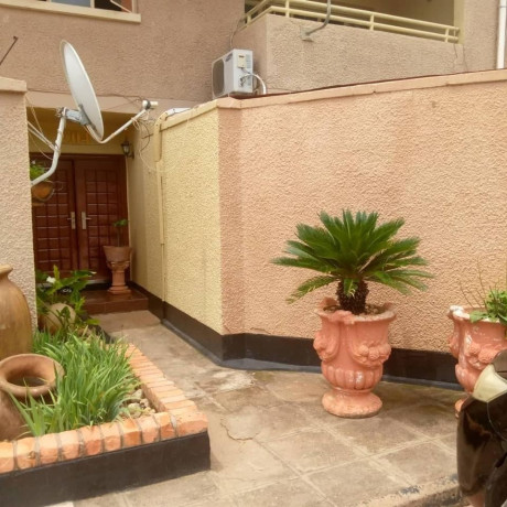 executive-3-bedroom-maisonette-flat-for-rent-big-4