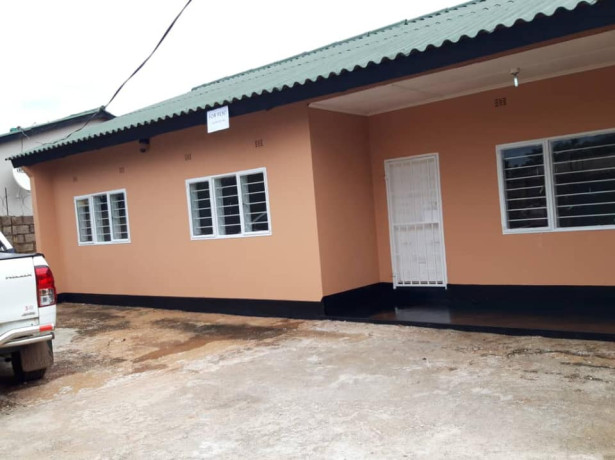 three-bedroom-semi-detached-house-for-rent-in-avondale-big-3