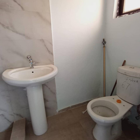 newly-built-3-bedroom-flats-in-waterfalls-big-2