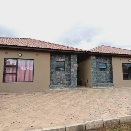 modern-3-bedroom-house-in-meanwood-ibex-big-5