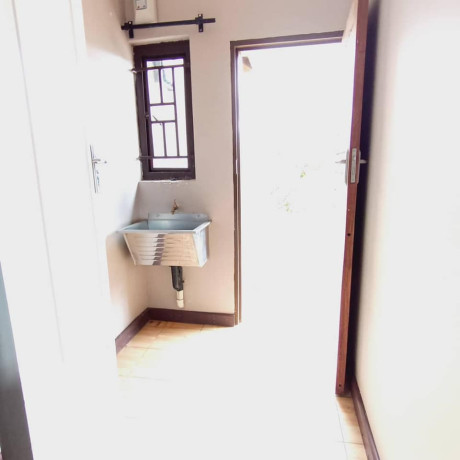 modern-3-bedroom-house-in-meanwood-ibex-big-4