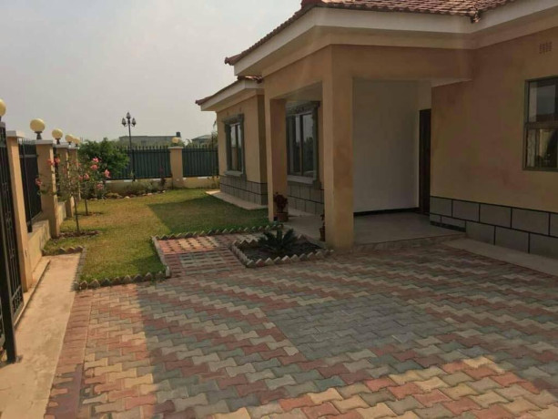 executive-modernised-msc-standalone-3-bedroom-house-for-rent-big-4