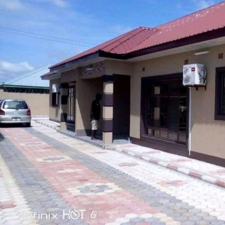 executive-msc-modernised-2-bedroomed-house-for-rent-big-3