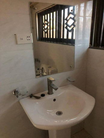 executive-modernised-3-bedroomed-flat-for-rent-big-2