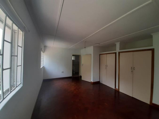 spacious-4-bedroom-house-on-1-acre-with-beautiful-garden-and-swimming-pool-big-2