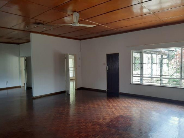 spacious-4-bedroom-house-on-1-acre-with-beautiful-garden-and-swimming-pool-big-5