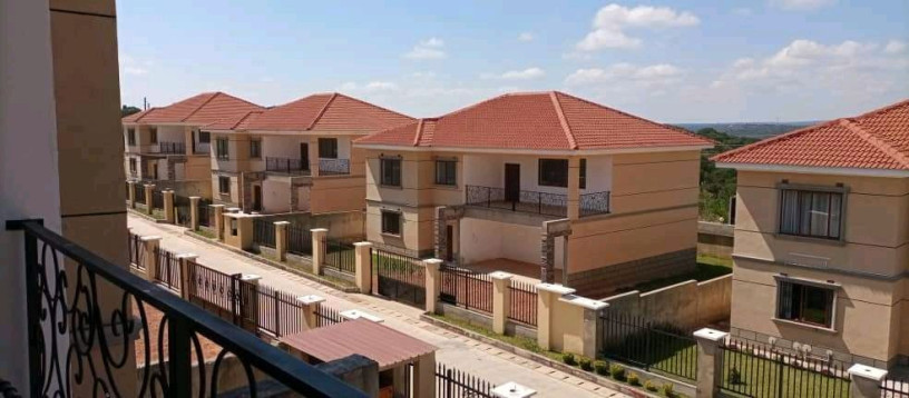 ibex-executive-4-bedroom-town-house-big-9