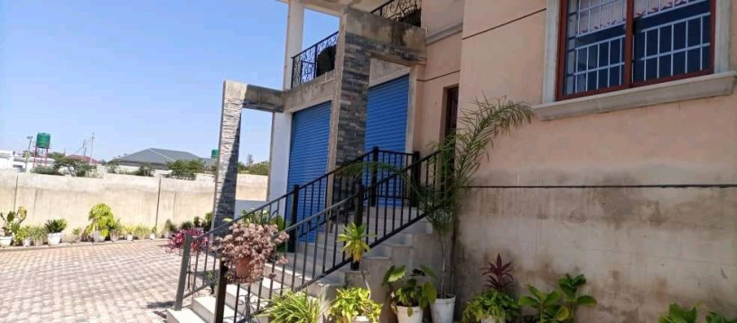 ibex-executive-4-bedroom-town-house-big-8