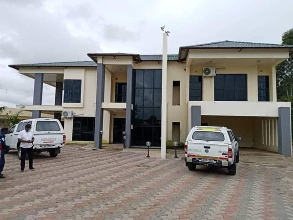 massive-5-bedroom-house-in-kamwala-south-big-3