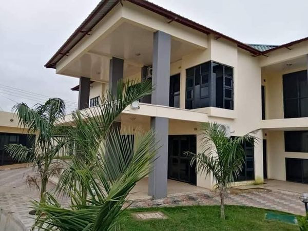 massive-5-bedroom-house-in-kamwala-south-big-0
