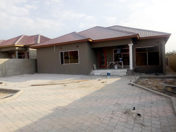 executive-3-bedroom-standalone-house-in-ibex-hill-big-0