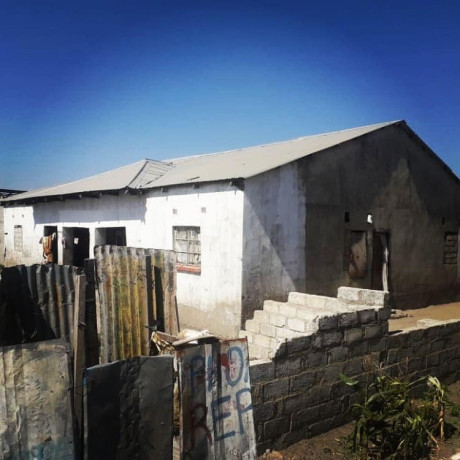 spacious-property-in-garden-park-big-0