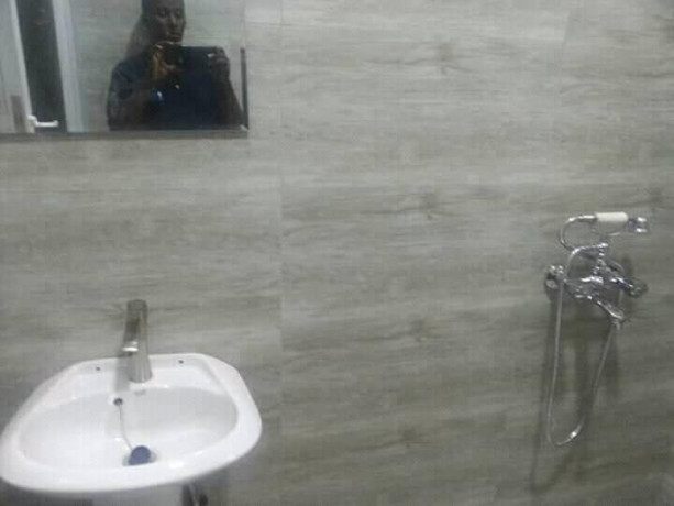 neat-one-bedroom-house-for-rent-near-cavendish-university-big-0