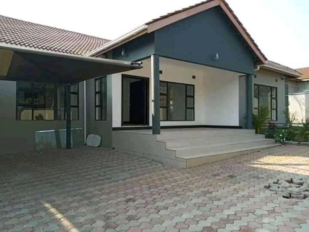 neat-and-spacious-3-bedroom-flat-for-rent-in-roma-park-big-2