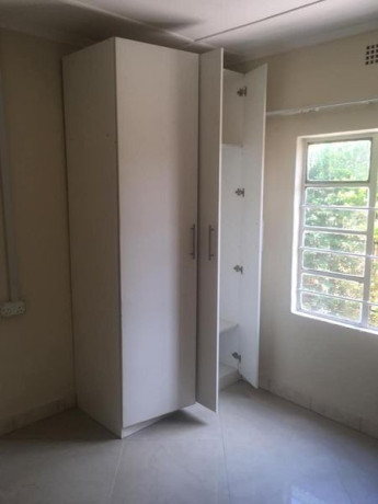 2-bedroom-house-for-rent-in-olympia-big-2