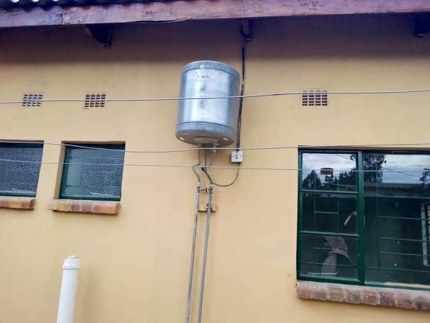 2-bedroom-flat-in-chelston-big-3