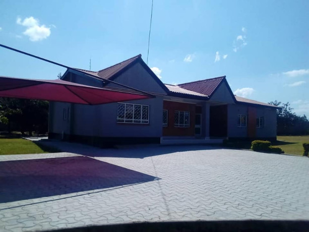 3-bedroom-stand-alone-house-in-ibex-hill-big-1