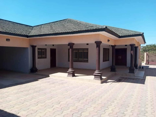 3-bedroom-flat-in-foxdale-chamba-valley-big-5